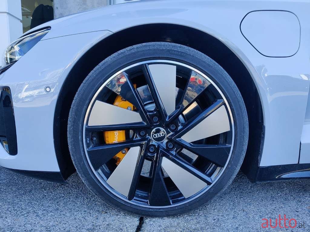 2022' Audi e-tron Gt photo #5