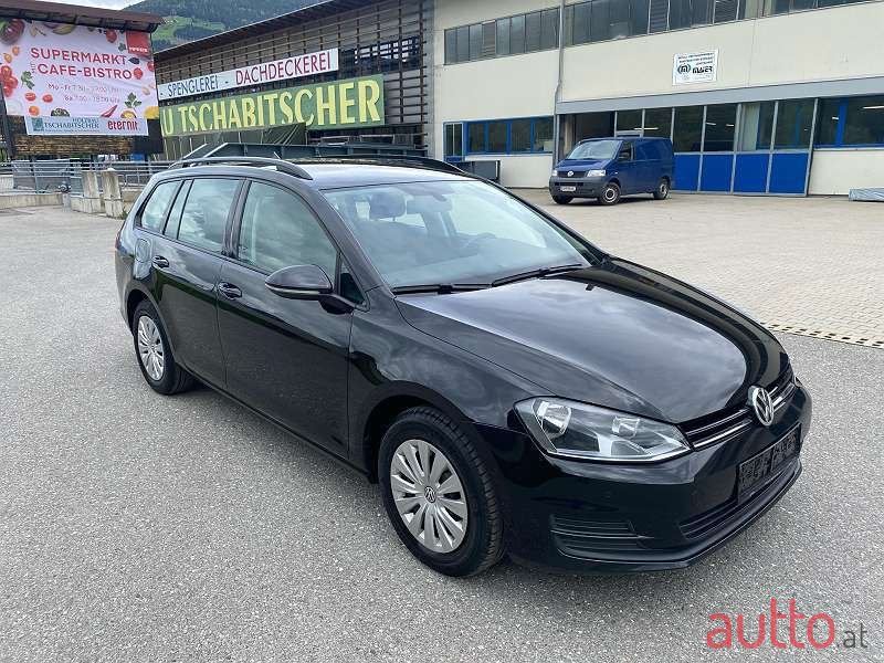 2015' Volkswagen Golf photo #2