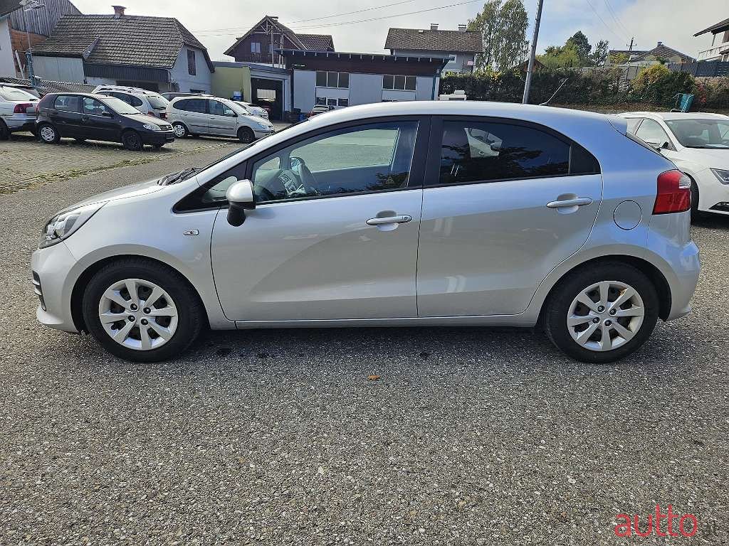 2016' Kia Rio photo #4