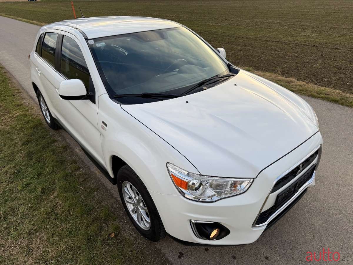 2013' Mitsubishi ASX photo #5