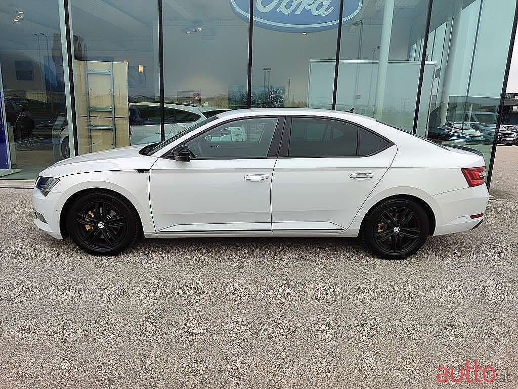 2018' Skoda Superb photo #2