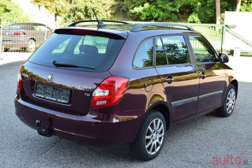 2013' Skoda Fabia photo #5