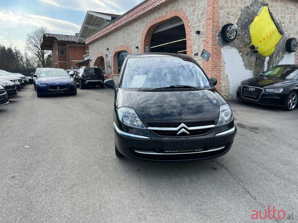 2014' Citroen C8 photo #5