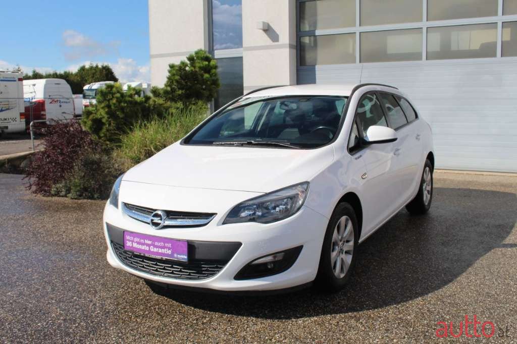 2015' Opel Astra photo #1