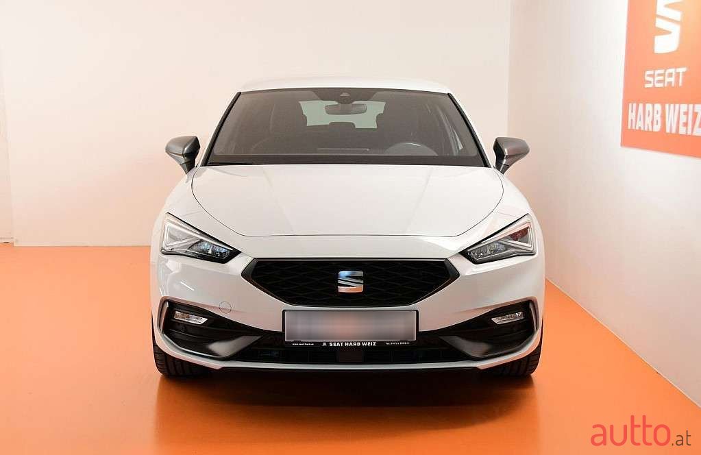2021' SEAT Leon photo #2