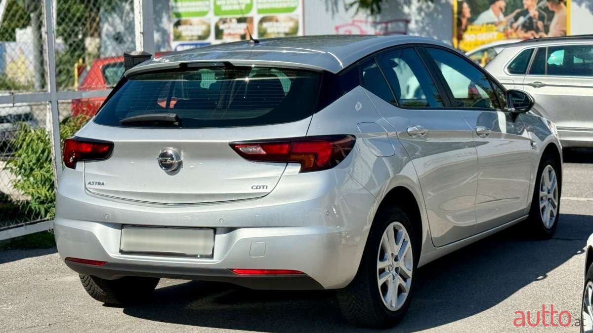2016' Opel Astra photo #3