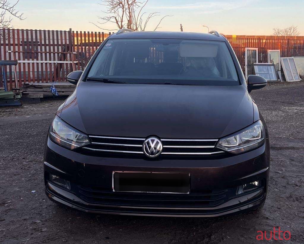 2016' Volkswagen Touran photo #3