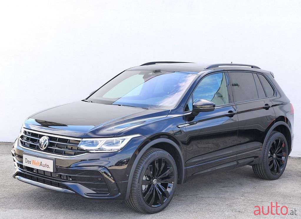 2023' Volkswagen Tiguan photo #1