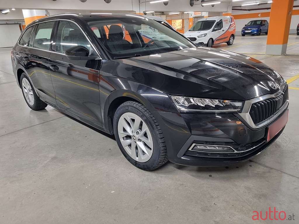 2020' Skoda Octavia photo #2