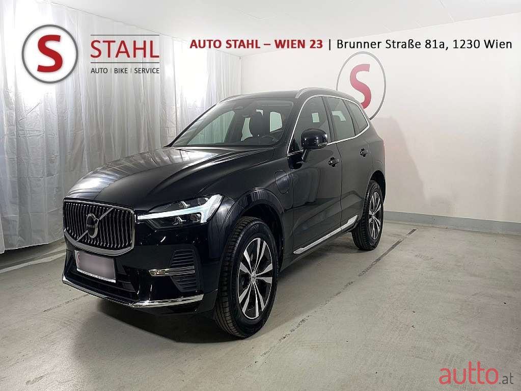 2021' Volvo XC60 photo #1