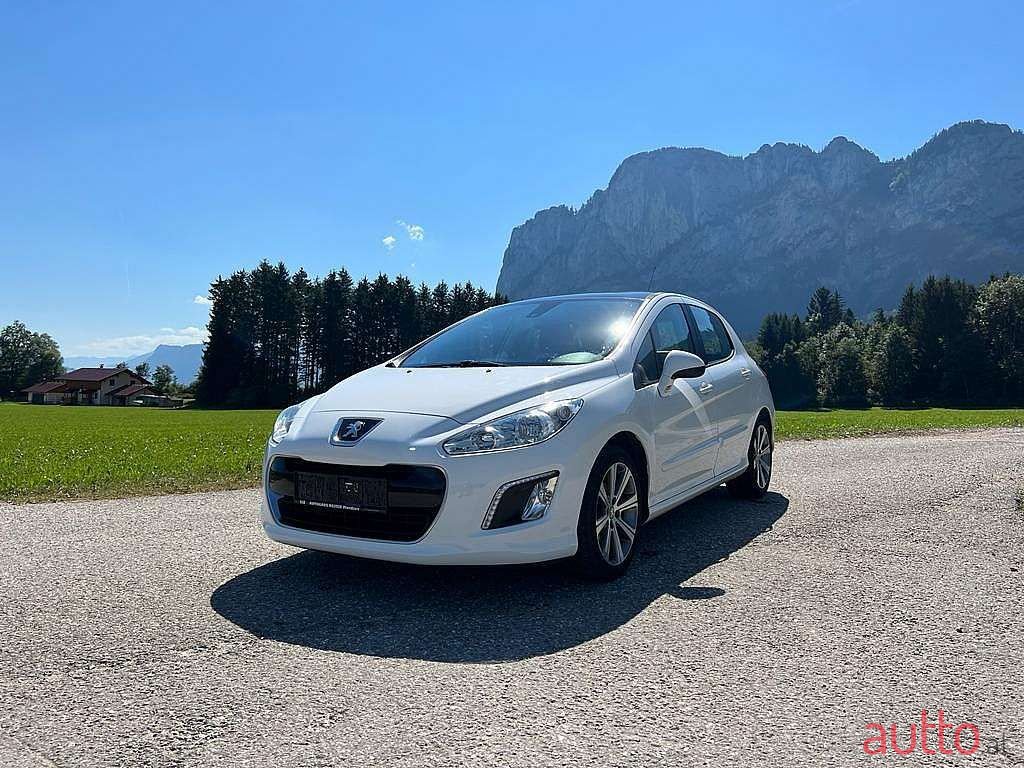 2011' Peugeot 308 photo #1