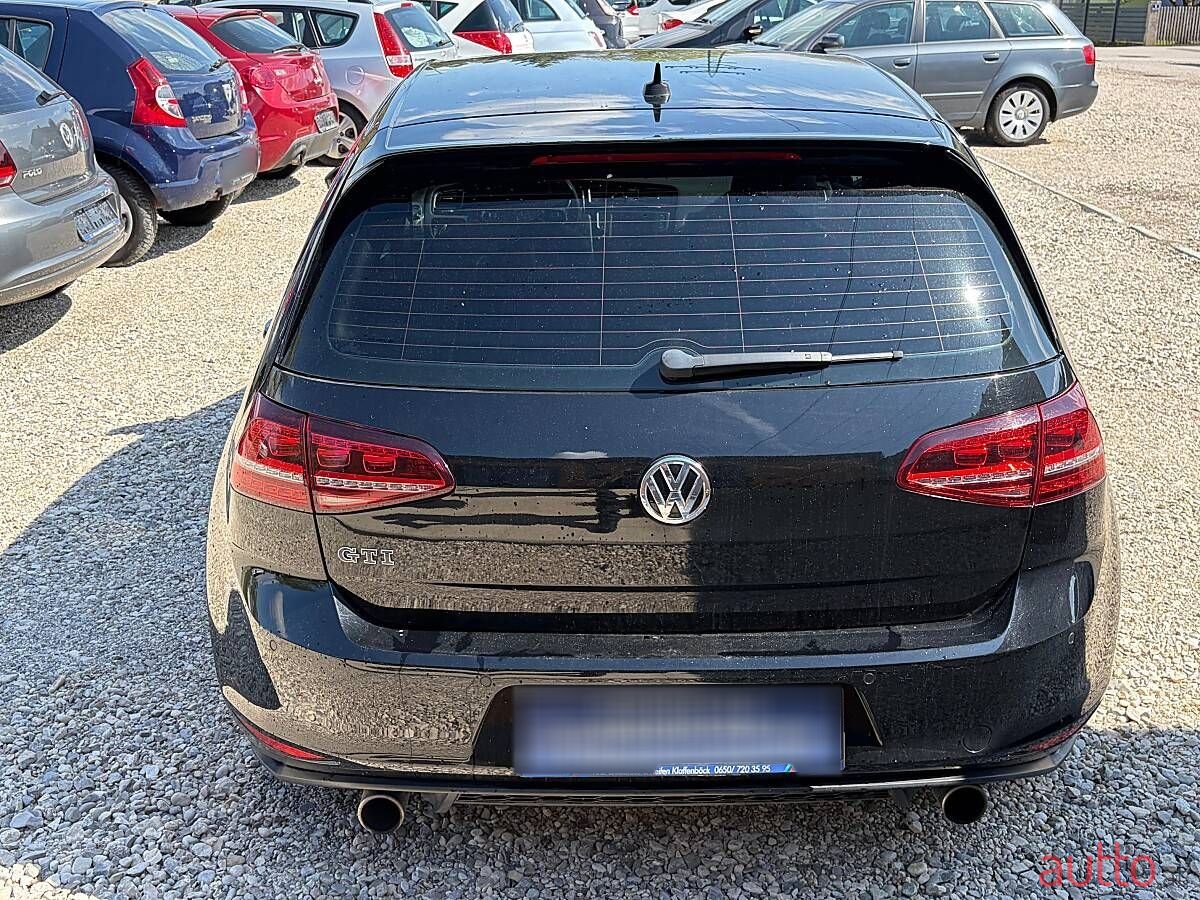 2016' Volkswagen Golf photo #5