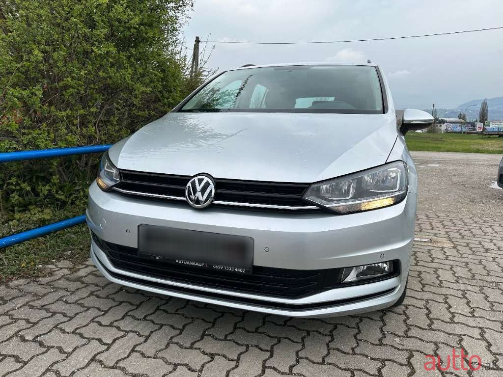 2016' Volkswagen Touran photo #1