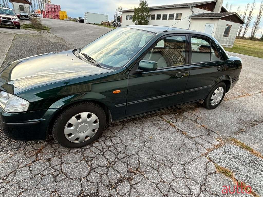 2001' Mazda 323 photo #3