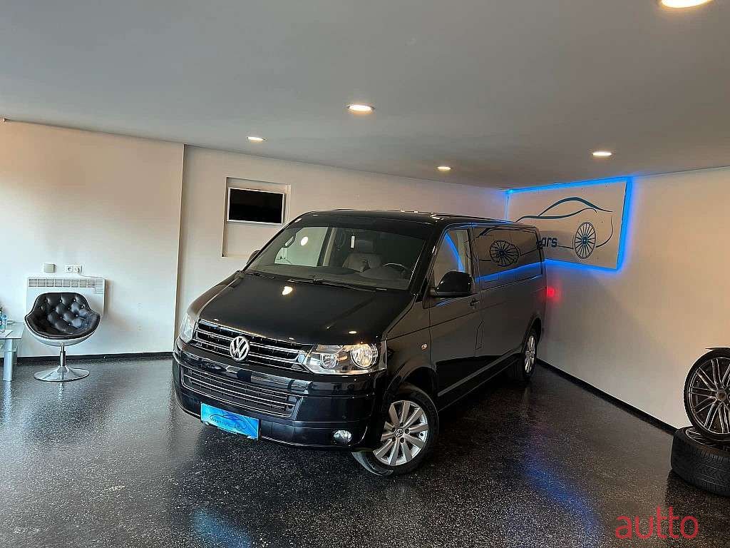 2010' Volkswagen Multivan photo #1