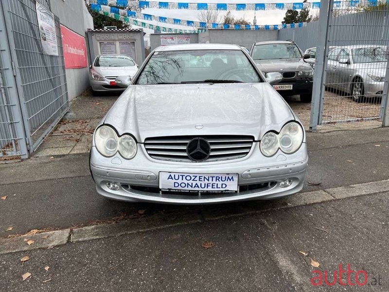 2004' Mercedes-Benz Clk-Klasse photo #2