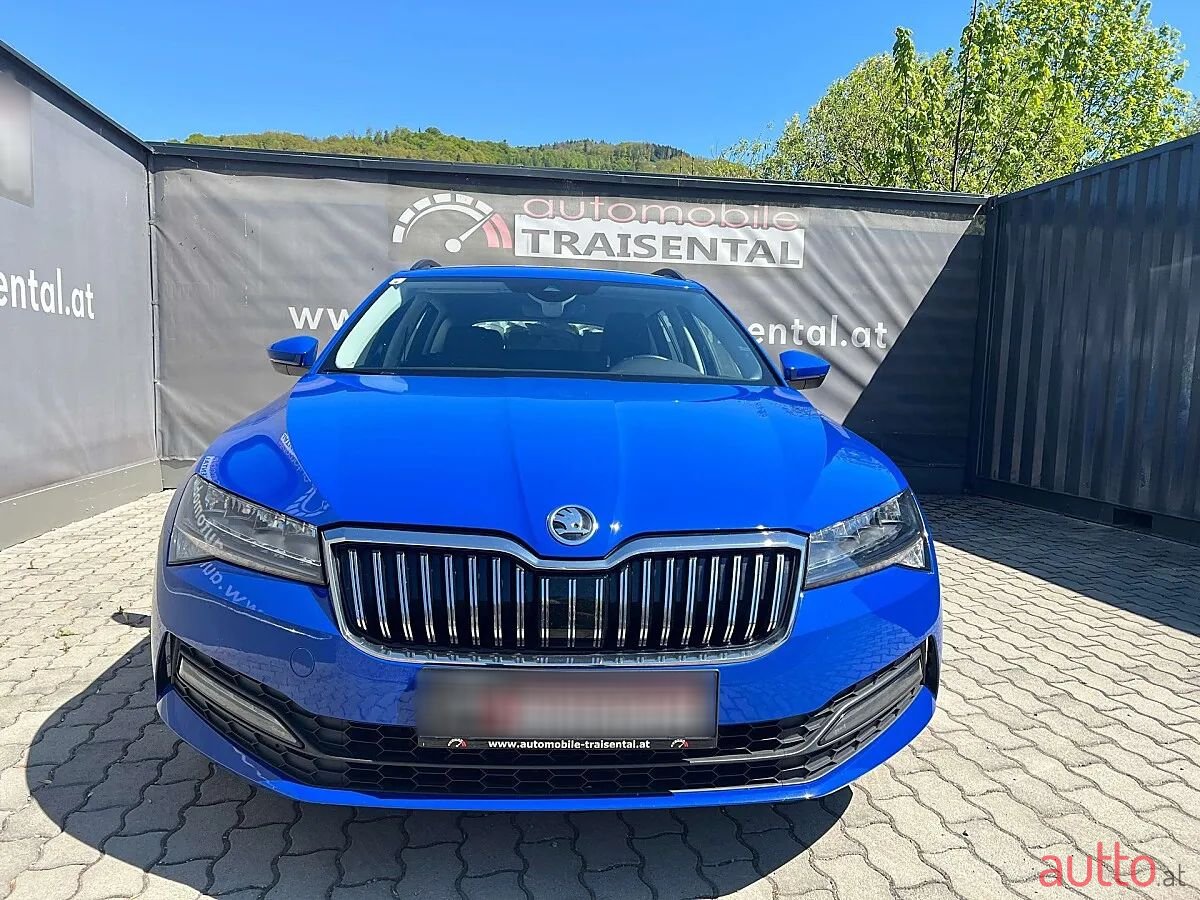 2021' Skoda Superb photo #2
