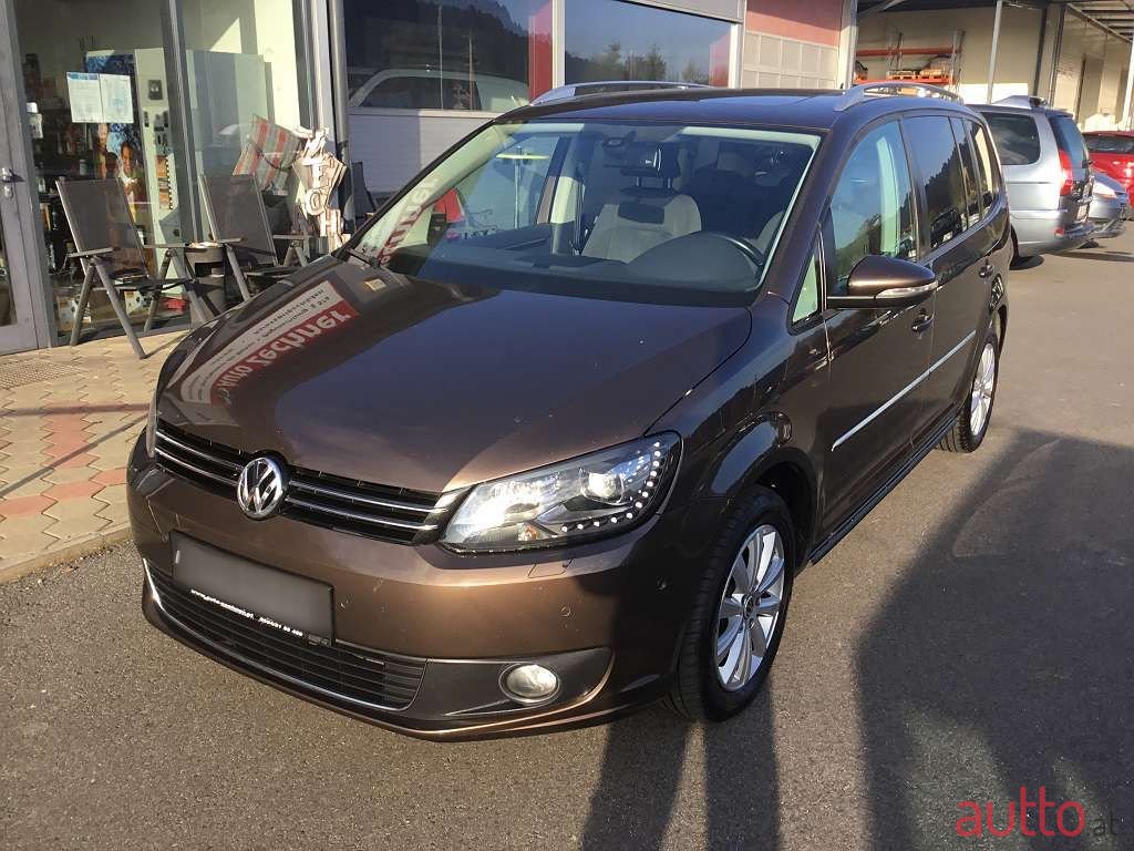 2012' Volkswagen Touran photo #4