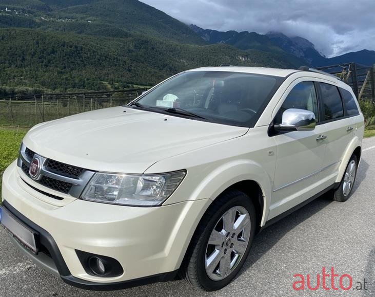 2014' Fiat Freemont photo #5