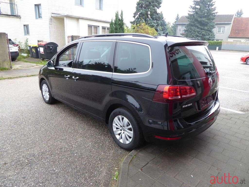 2018' Volkswagen Sharan photo #3