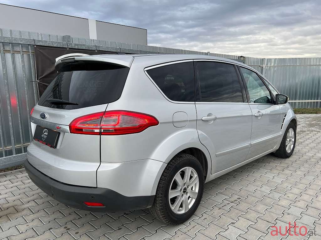 2011' Ford S-Max photo #6