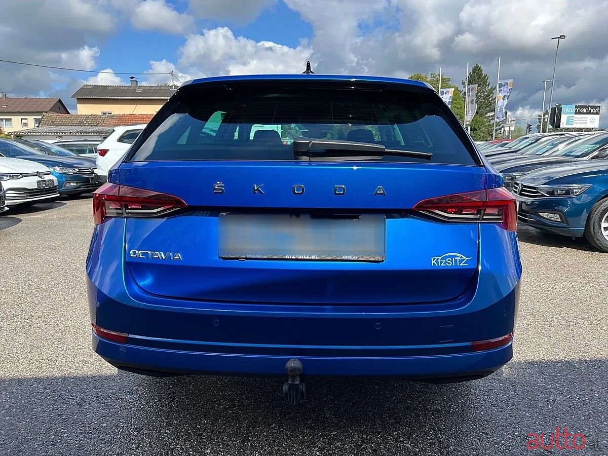 2023' Skoda Octavia photo #4