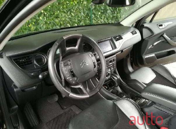 2012' Citroen C5 photo #2