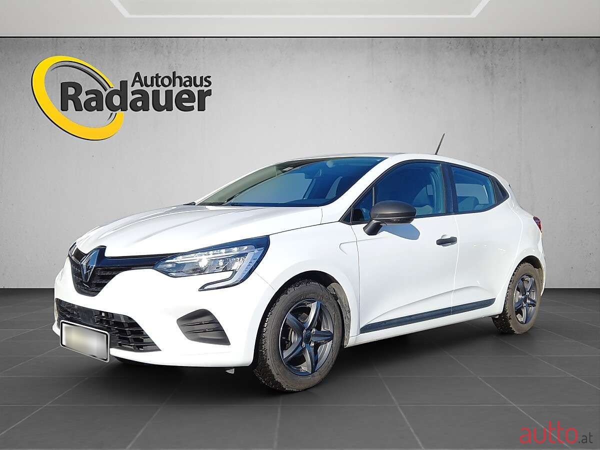 2020' Renault Clio photo #1