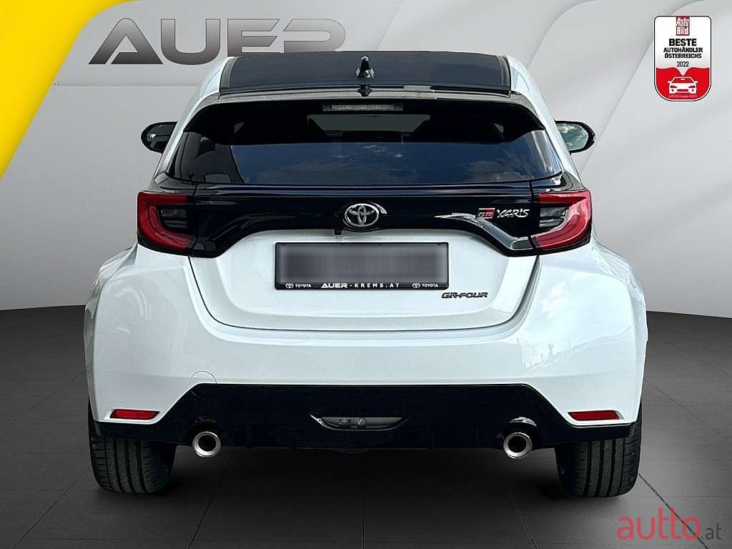 2024' Toyota Yaris photo #5
