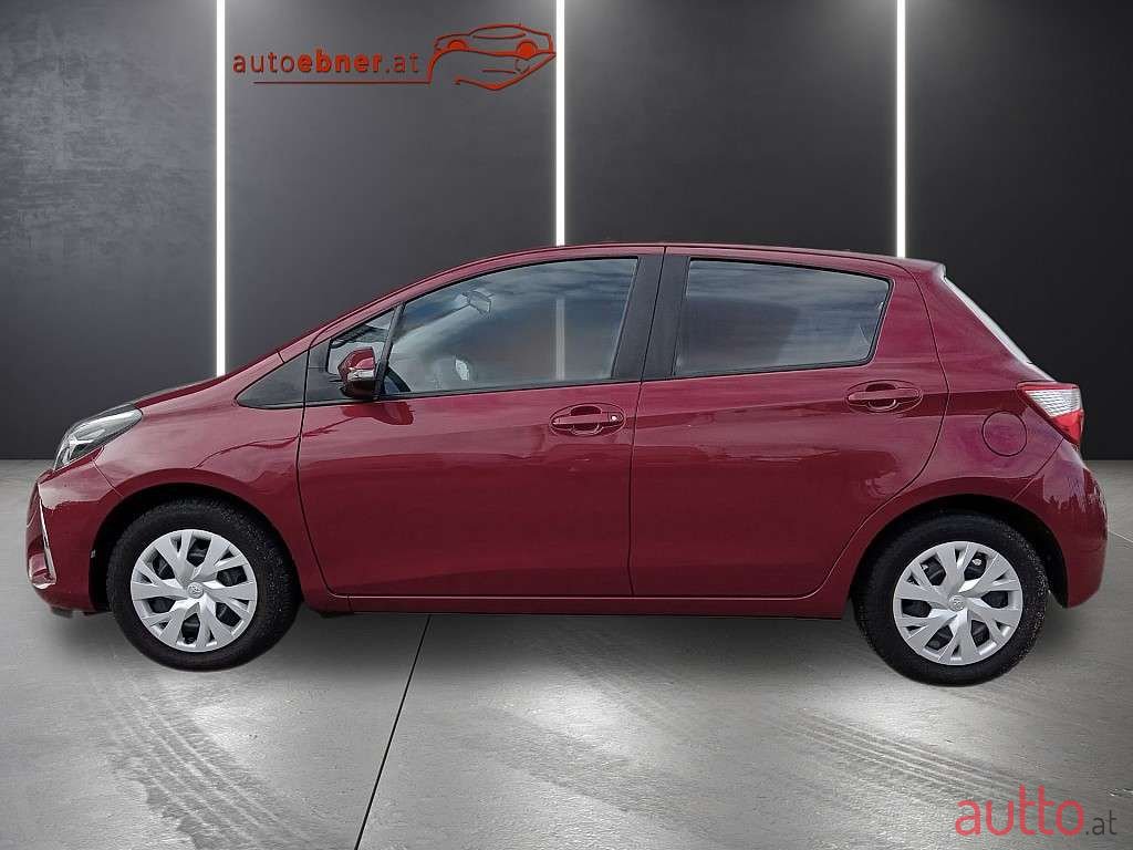 2017' Toyota Yaris photo #6