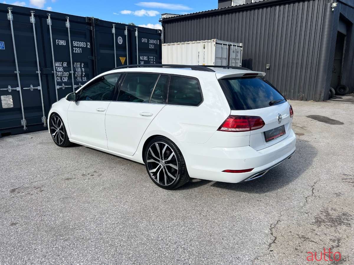 2019' Volkswagen Golf photo #6