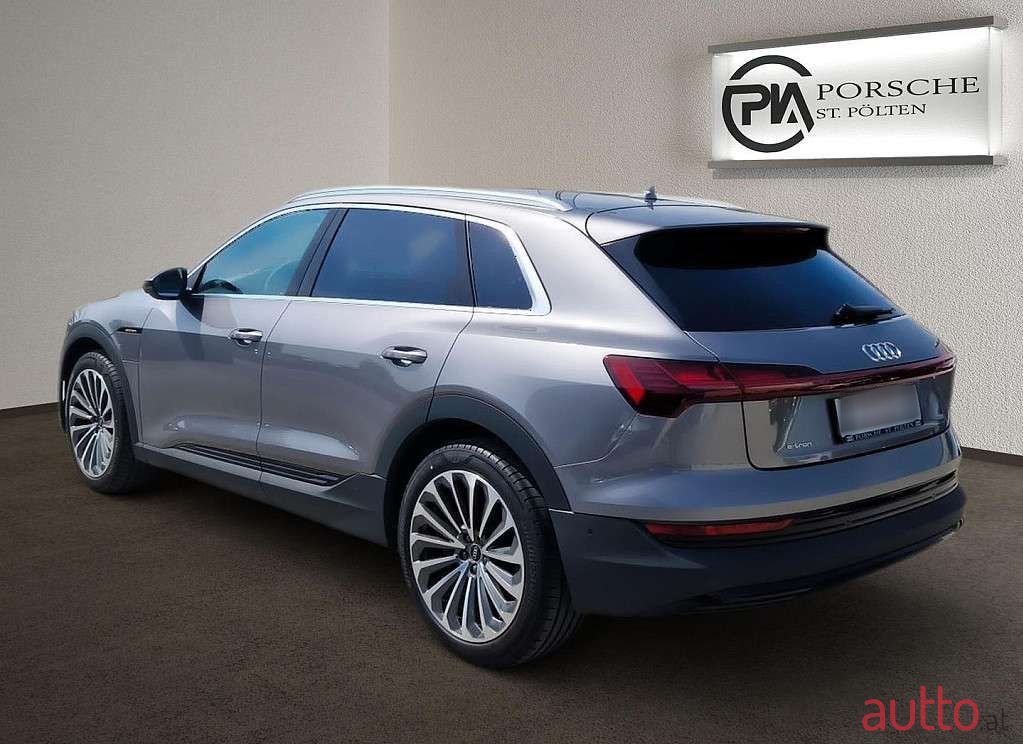 2021' Audi e-tron photo #6