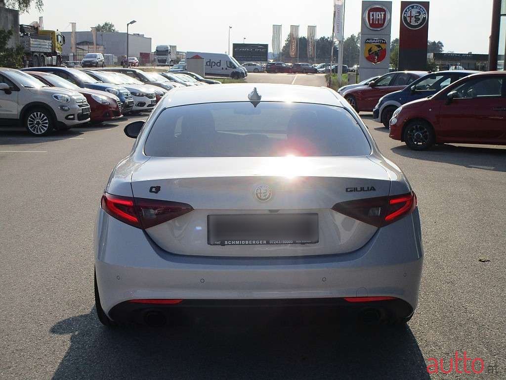 2020' Alfa Romeo Giulia photo #3