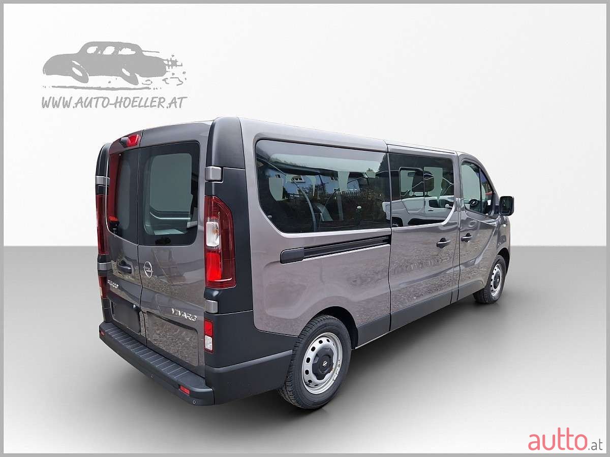 2017' Opel Vivaro photo #3