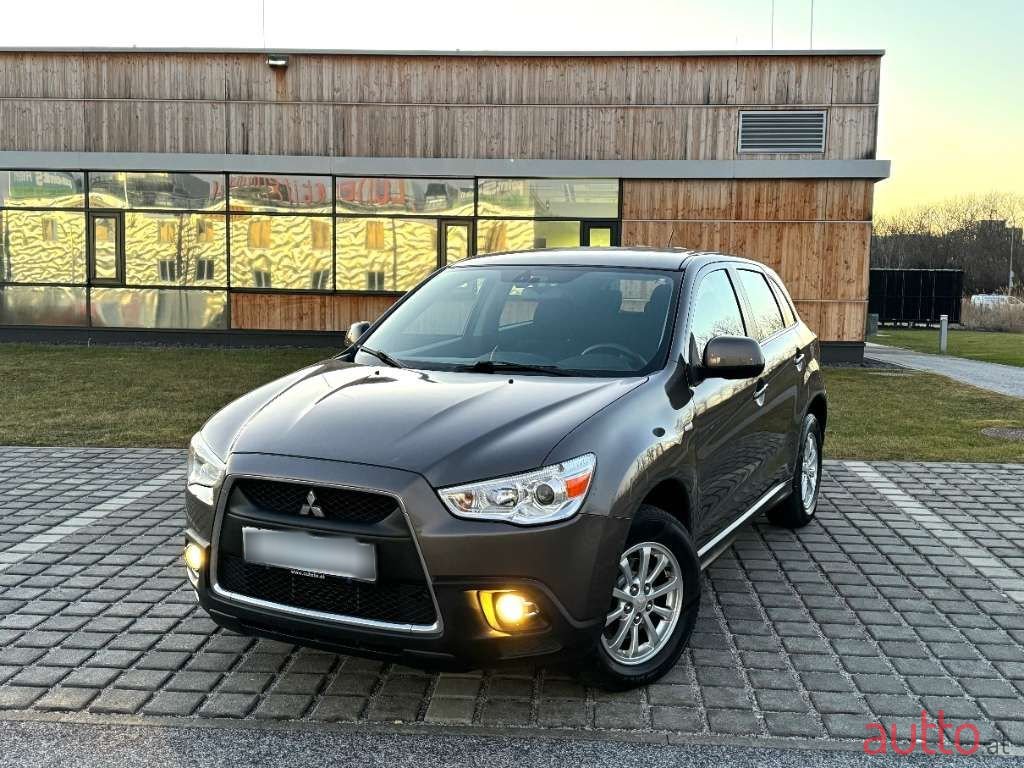 2011' Mitsubishi ASX photo #3