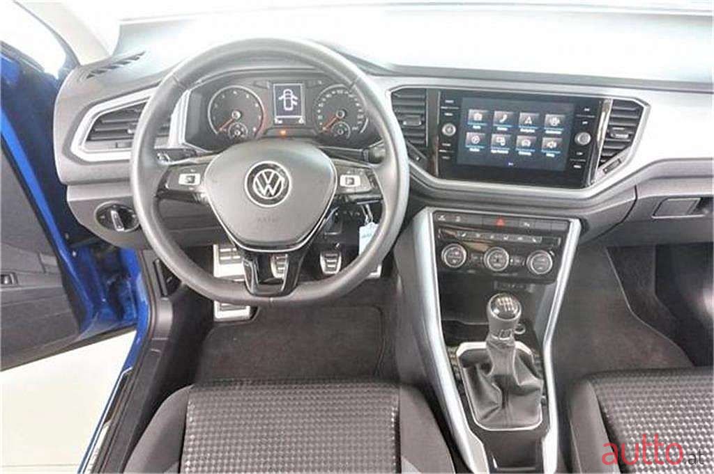 2021' Volkswagen T-Roc photo #5