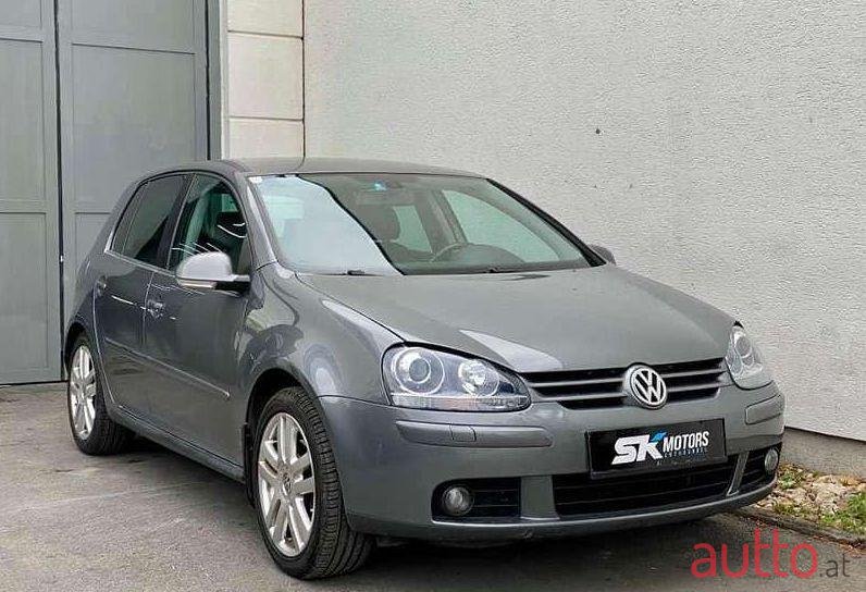 2004' Volkswagen Golf photo #1