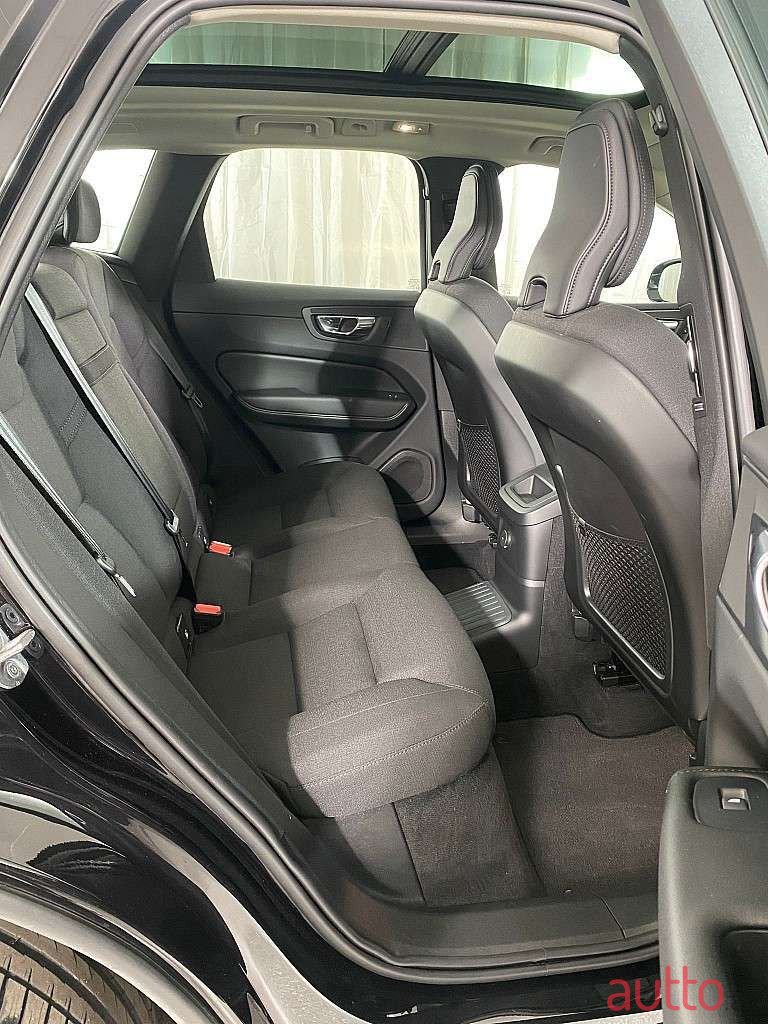 2021' Volvo XC60 photo #4