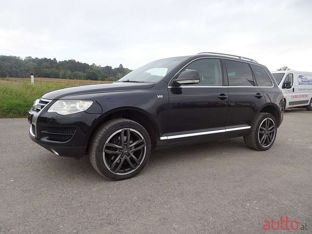 2008' Volkswagen Touareg photo #1