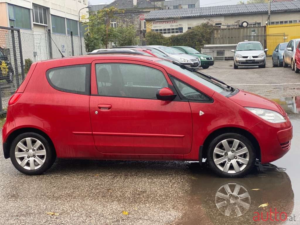 2008' Mitsubishi Colt photo #2