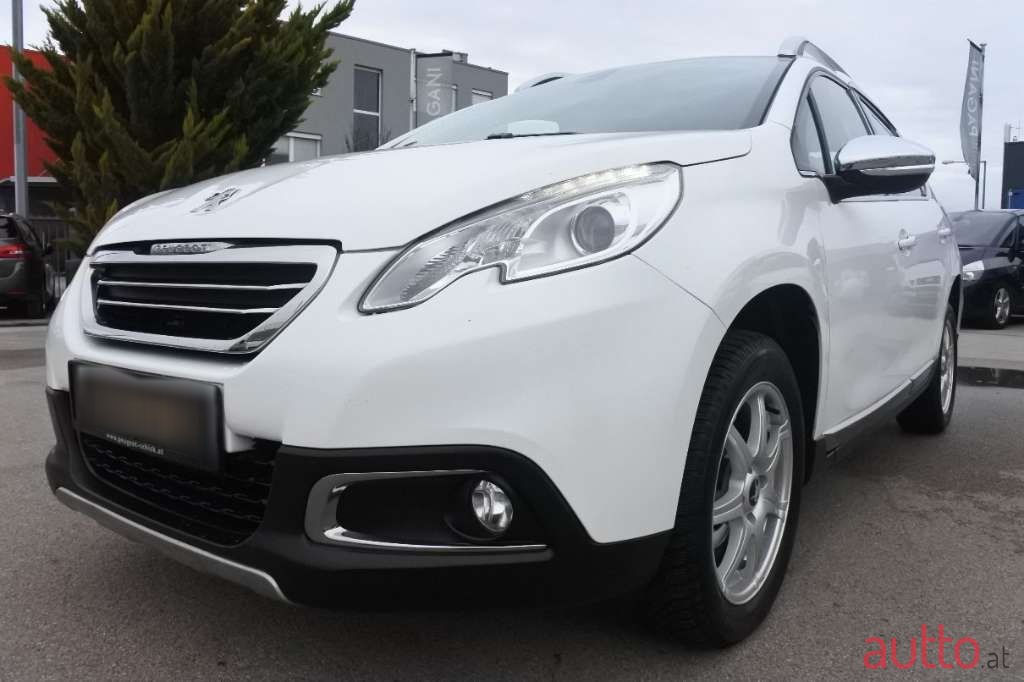 2013' Peugeot 2008 photo #1