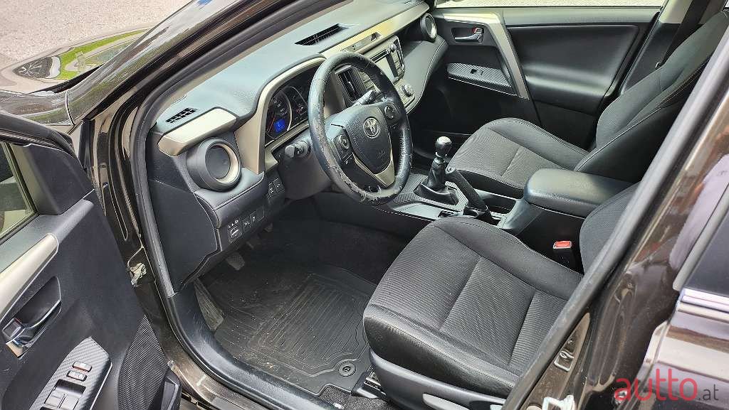 2014' Toyota RAV4 photo #5