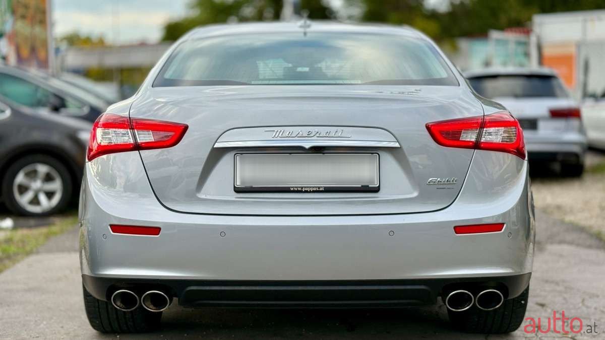 2014' Maserati Ghibli photo #5
