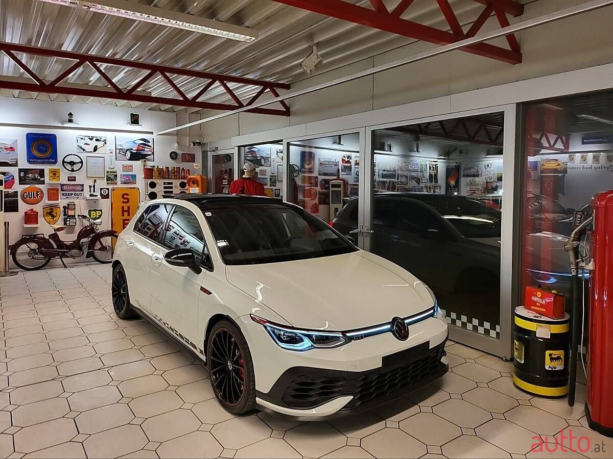 2022' Volkswagen Golf photo #6