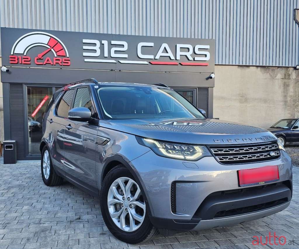 2019' Land Rover Discovery photo #6