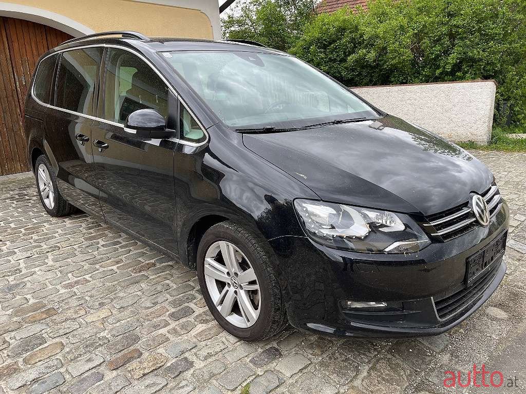 2016' Volkswagen Sharan photo #3