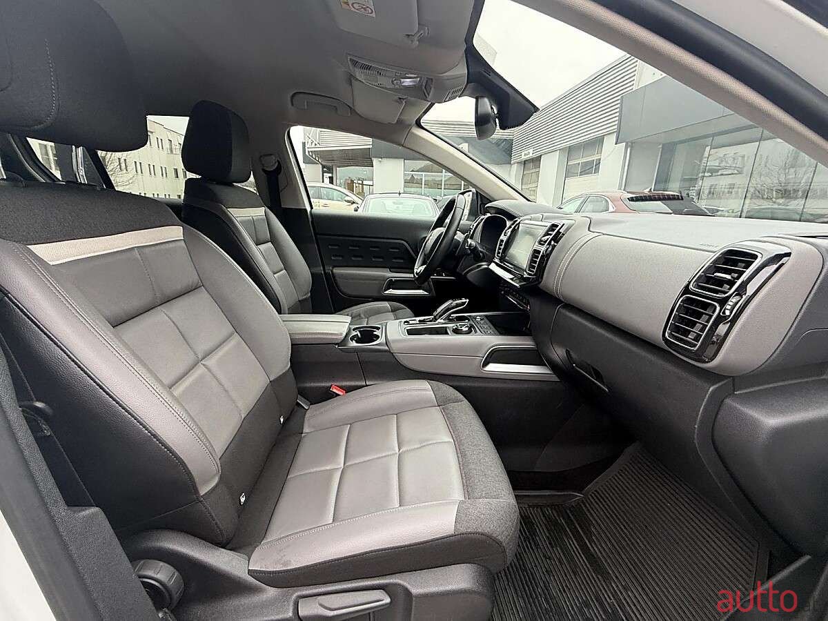 2020' Citroen C5 Aircross photo #6