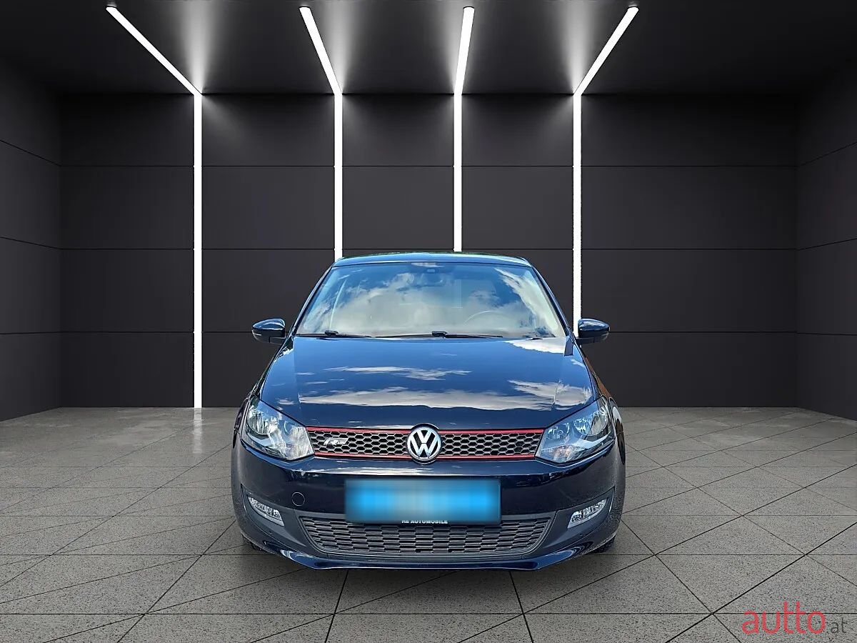 2013' Volkswagen Polo photo #2