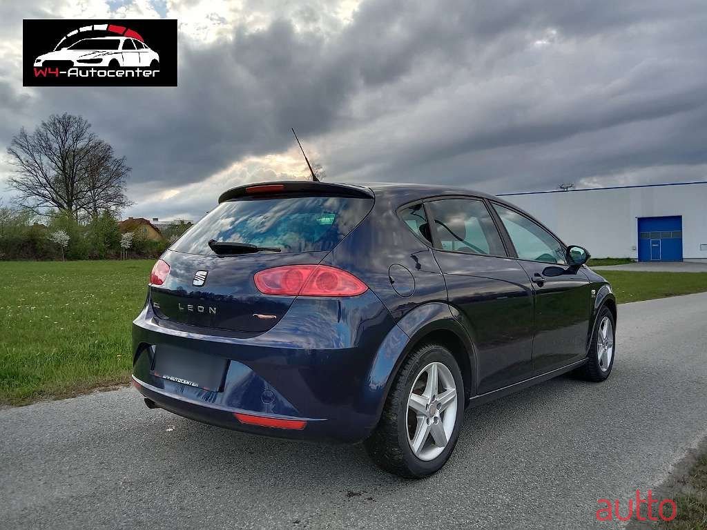 2011' SEAT Leon photo #3