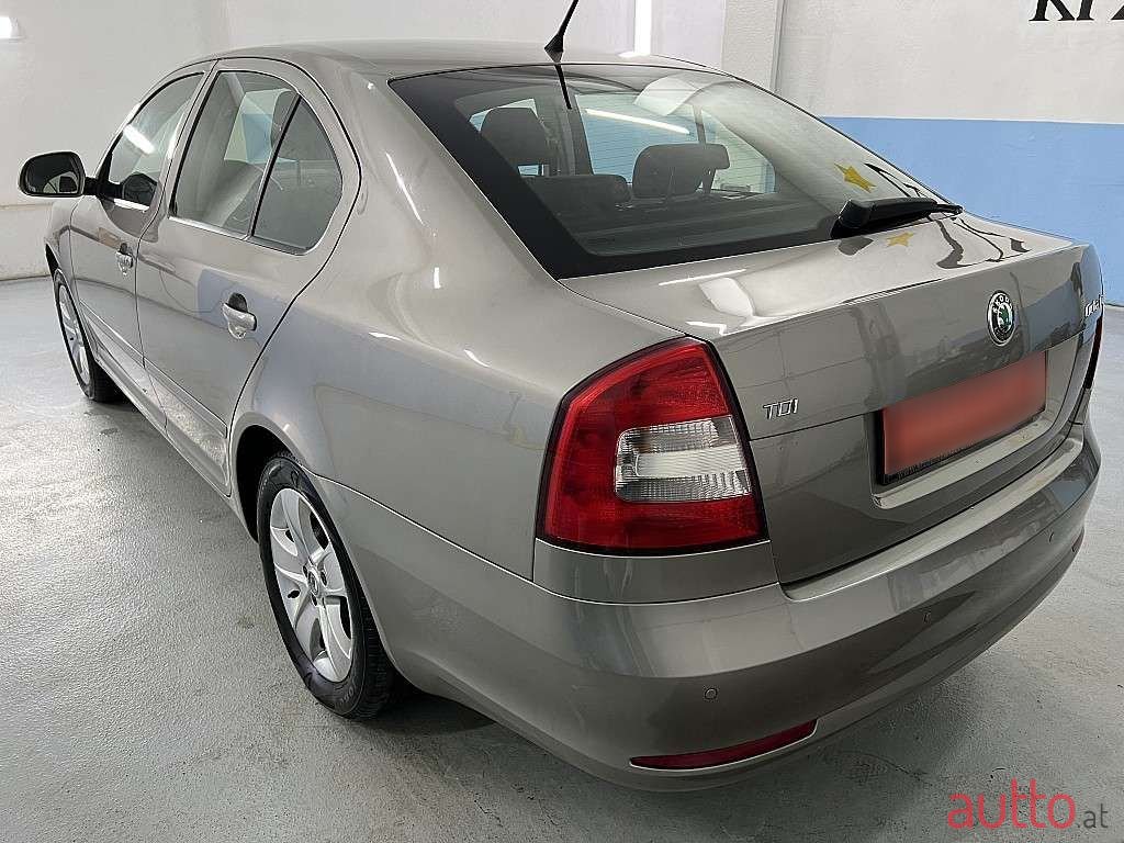 2009' Skoda Octavia photo #3